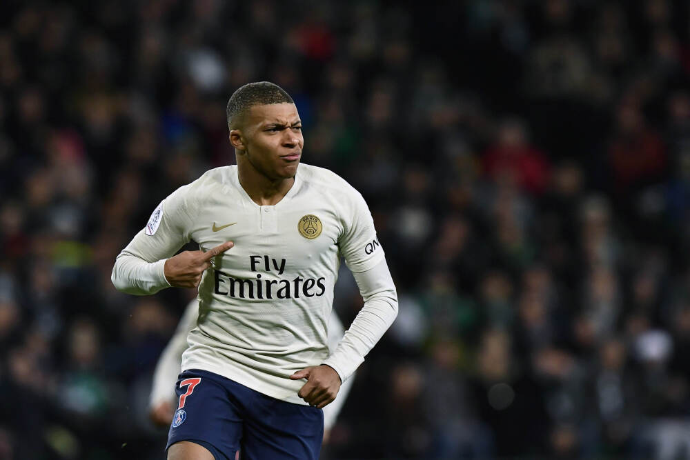 逼近37万亿！公募总规模连续七个月创新高 货基贡献最大增量